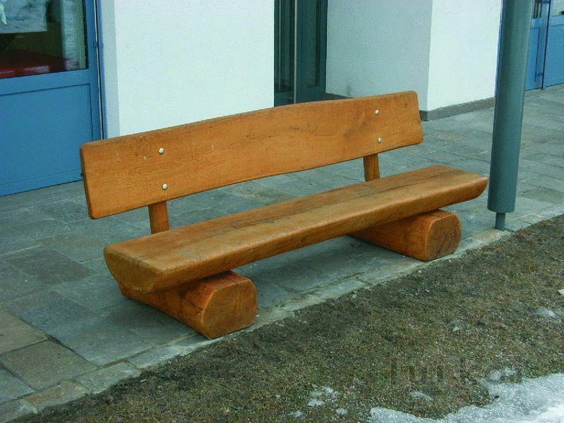 Banco rústico de madera