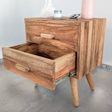 Mesa de noche en madera